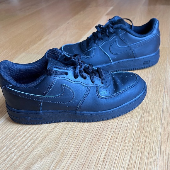 Nike Air Force Ones Solid Black - Picture 2 of 7